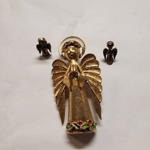 Vintage Angel Brooch signed by ART with a pair of earrings.